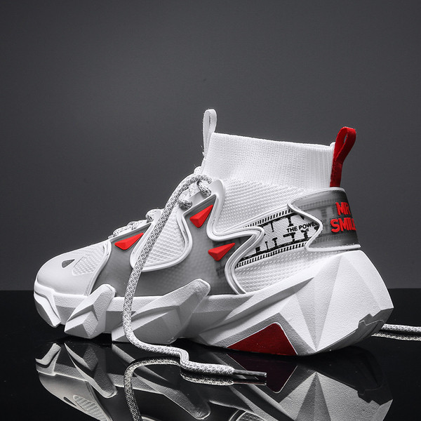 Aktuális férfi tornacipő fűzős, durva talpú