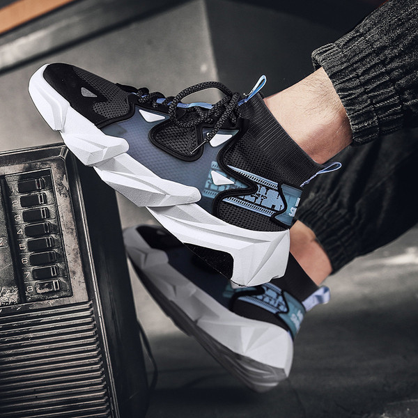 Aktuális férfi tornacipő fűzős, durva talpú