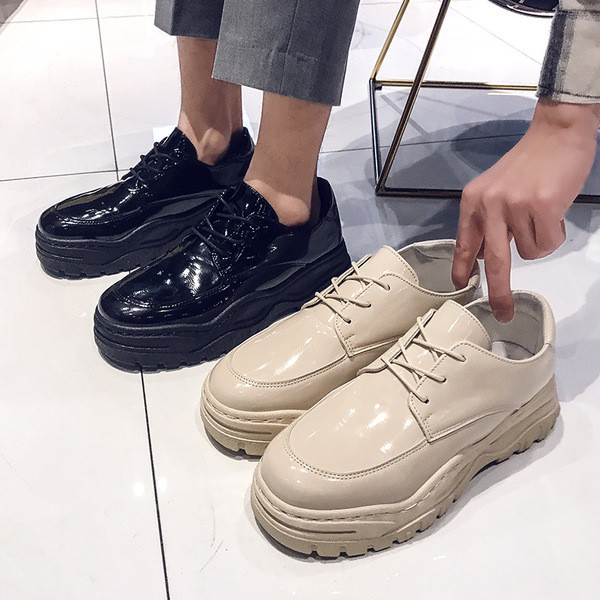 Paelte ja kõrge tallaga meeste lakknahast tossud