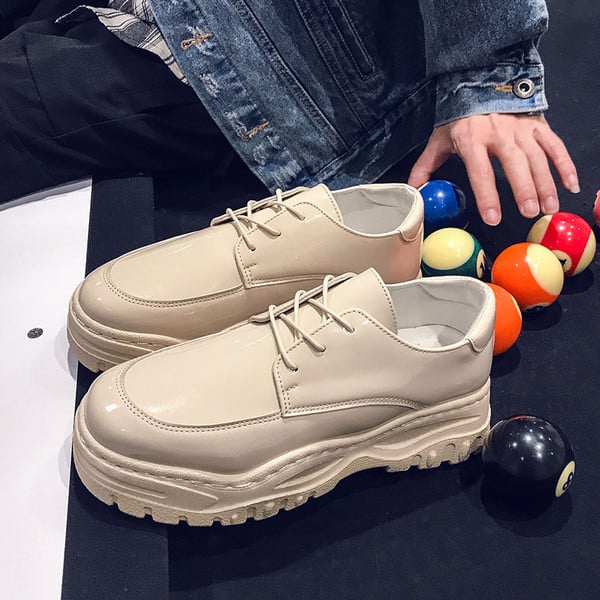 Paelte ja kõrge tallaga meeste lakknahast tossud