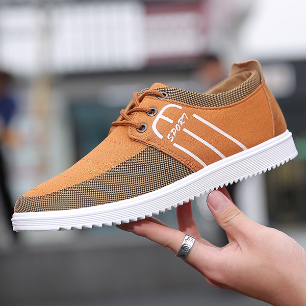 Muške moderne tenisice sa natpisom od eko kože