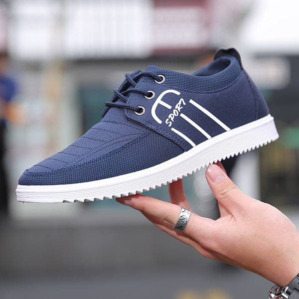 Muške moderne tenisice sa natpisom od eko kože