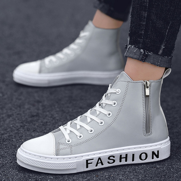 Kõrge mudeliga nahast tossud paelte ja lukuga