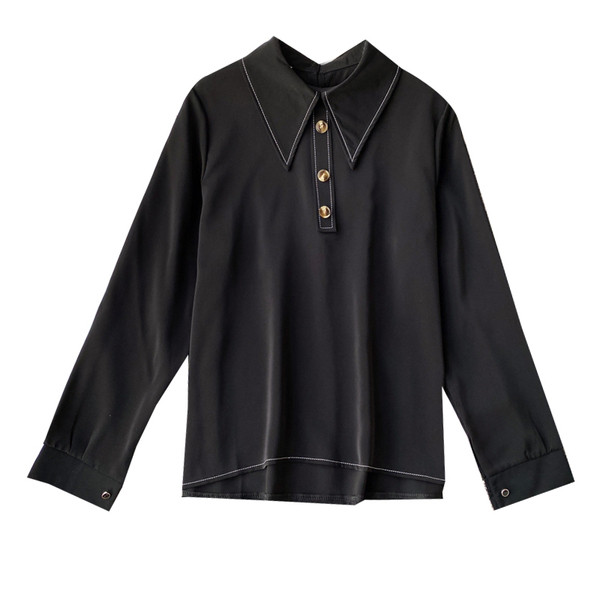 Klassikalise kraega lihtsa mudeliga vabaaja naiste särk