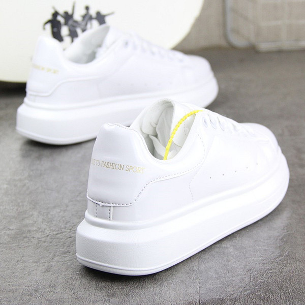 UUS meeste moodsate tossude mudel, millel on ökonahast läikiv efekt