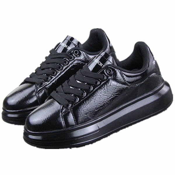 UUS meeste moodsate tossude mudel, millel on ökonahast läikiv efekt