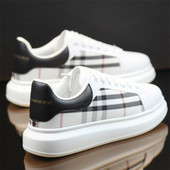 Ανδρικά αθλητικά παπούτσια με κορδόνια καρό