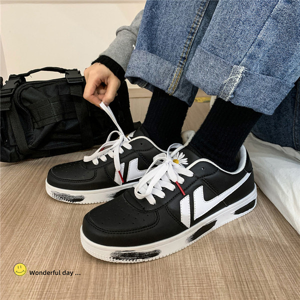 Lameda tallaga nahast meeste tossud