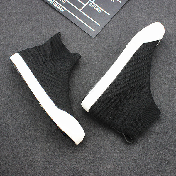 Modern textil magas tornacipő típusú zokni