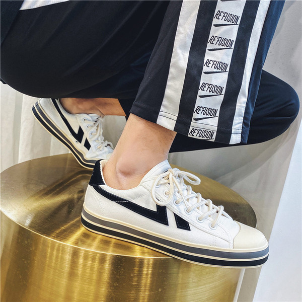 Öko-seemisnahast vabaaja meeste tossud lameda tallaga