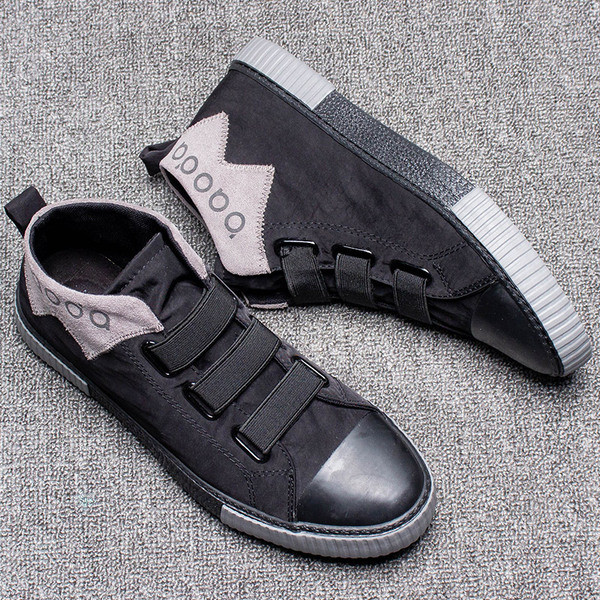 Modern őszi tornacipő elasztikus nyakkendőkkel és feliratokkal