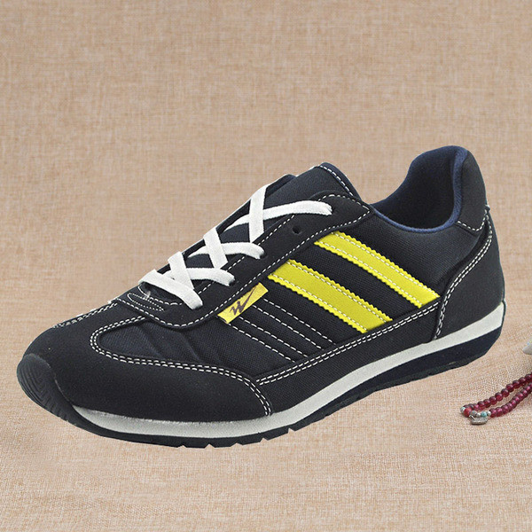 Paelte ja lameda tallaga meeste sporditossud