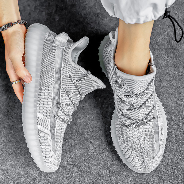 Alkalmi férfi tornacipő textilből - három modell