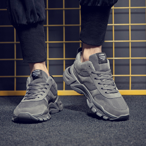 Sport és alkalmi sportcipők magas talppal és fűzővel