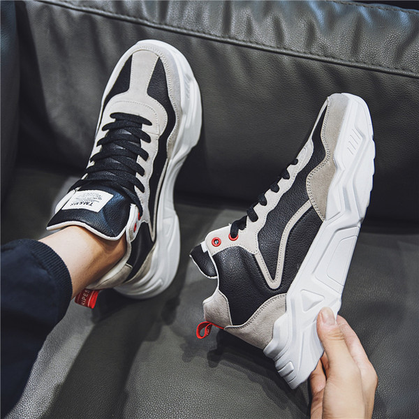 Aktuális férfi tornacipő eko bőrből, magas talppal