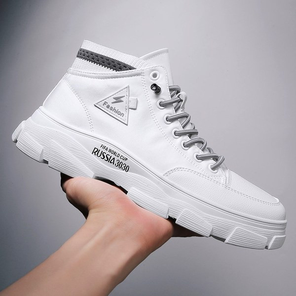 Paelte ja kareda tallaga vabaaja meeste tossud