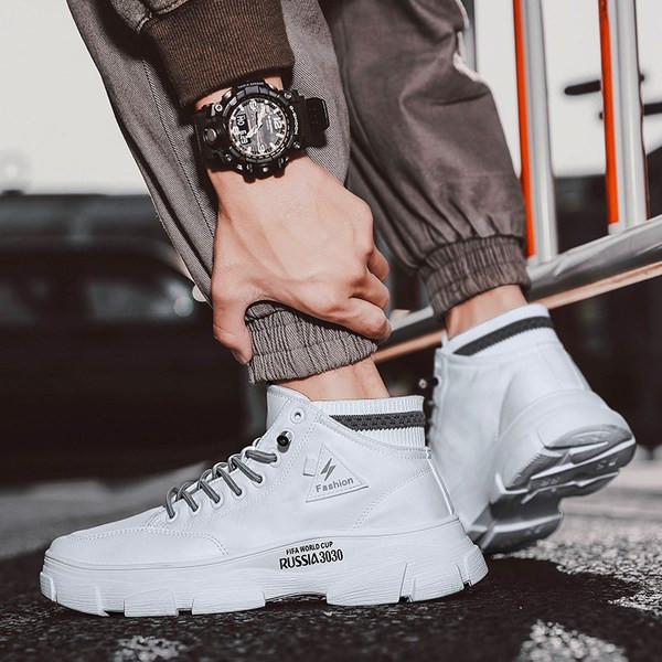 Paelte ja kareda tallaga vabaaja meeste tossud