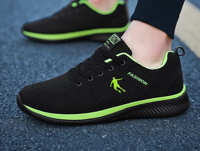 Meeste vabaaja tossud paelte ja võrguga