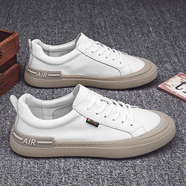 Casual αθλητικά παπούτσια από οικολογικό δέρμα με επίπεδη σόλα και επιγραφή