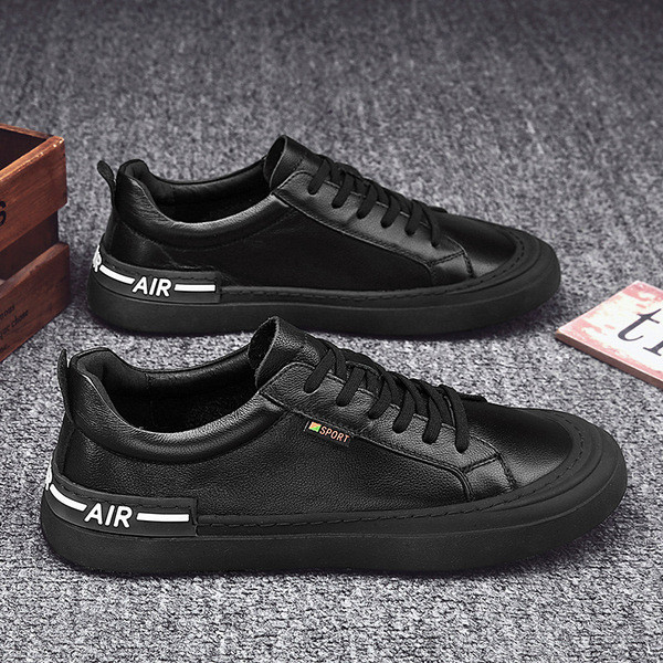 Casual αθλητικά παπούτσια από οικολογικό δέρμα με επίπεδη σόλα και επιγραφή