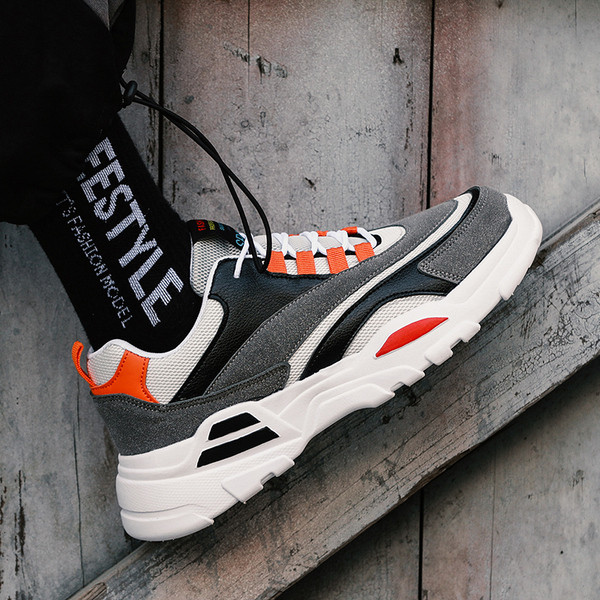 Férfi sport- és alkalmi tornacipő magas talppal és fűzővel