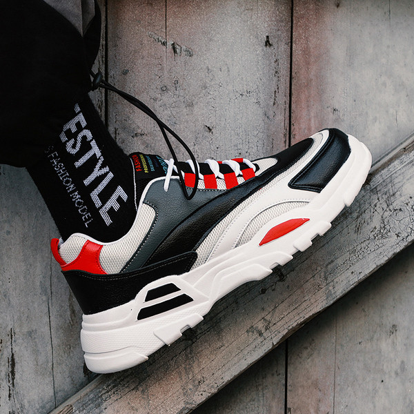 Férfi sport- és alkalmi tornacipő magas talppal és fűzővel