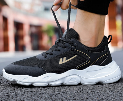 Ανδρικά αθλητικά παπούτσια με τραχιά σόλα και κορδόνια σε δύο χρώματα