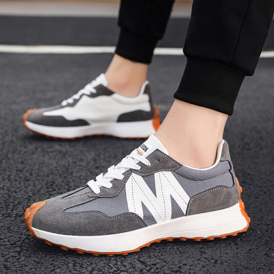 Ανδρικά αθλητικά παπούτσια με επίπεδη σόλα από οικολογικό σουέτ