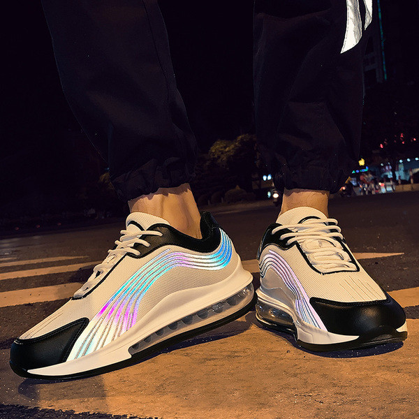 Uus mudel õhukambritega meeste tossud