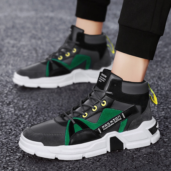 Pánske moderné tenisky s plochou podrážkou a nápisom