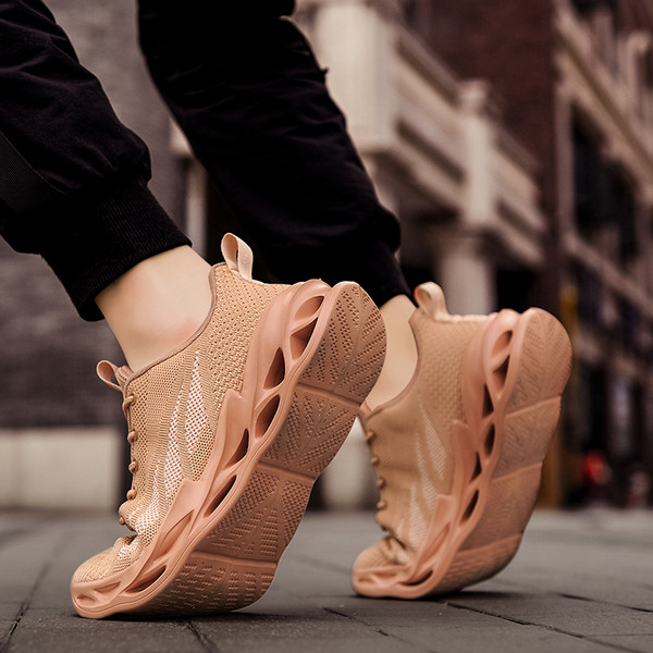 Modern férfi tornacipő durva gumitalppal