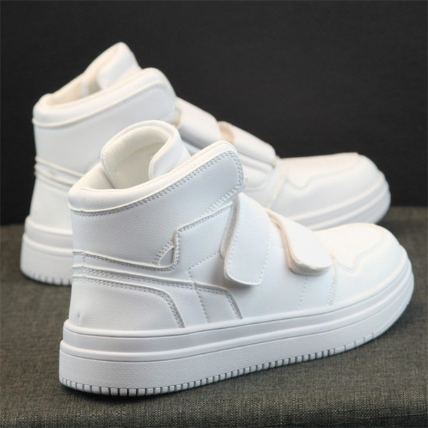 Magas modell férfi tornacipő eco bőrből és tépőzáras foltokkal