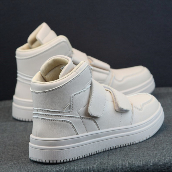 Magas modell férfi tornacipő eco bőrből és tépőzáras foltokkal