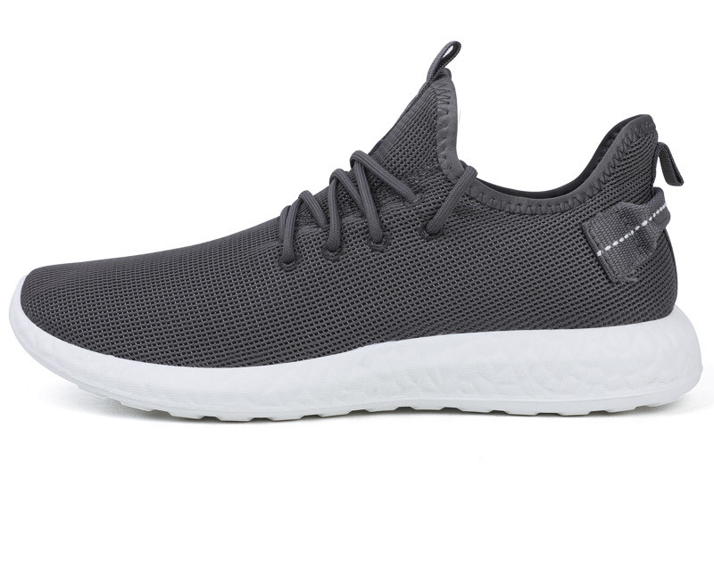 Tekstiilist ja paeltega vabaaja meeste tossud