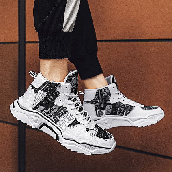 Praegused kõrge talla ja kirjadega meeste tossud