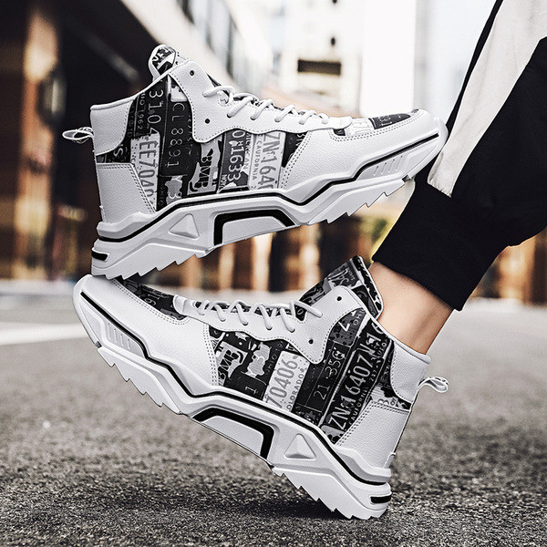 Praegused kõrge talla ja kirjadega meeste tossud