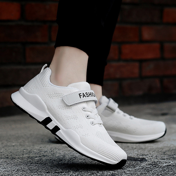 Igapäevased paelte ja takjapaelaga tekstiilist tossud