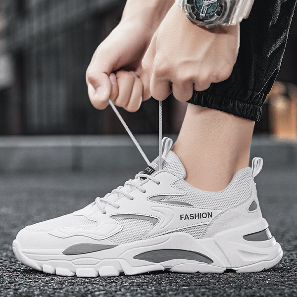 Moodsad meeste võrguga tossud