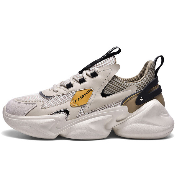 Új férfi tornacipő modell durva talppal