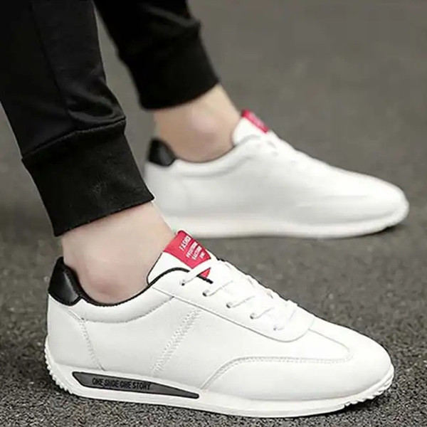 Meeste kunstnahast paeltega tossud