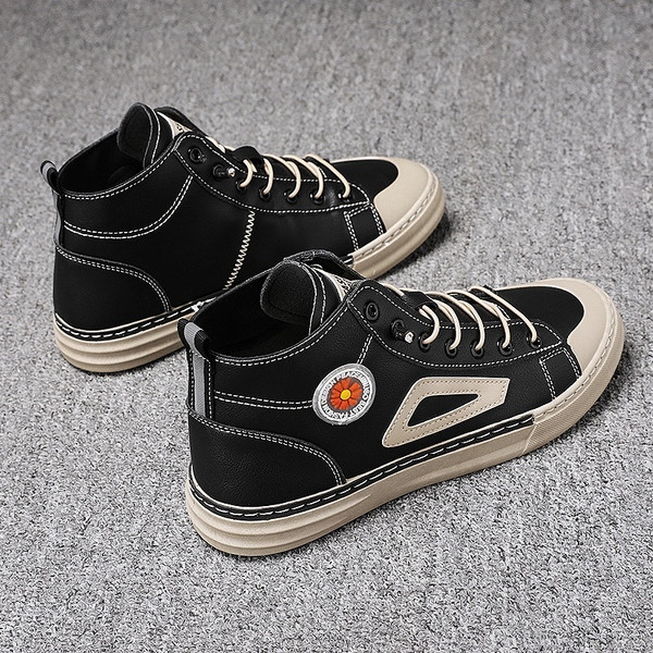 UUS lipsude ja tikanditega meeste kõrgete tossude mudel