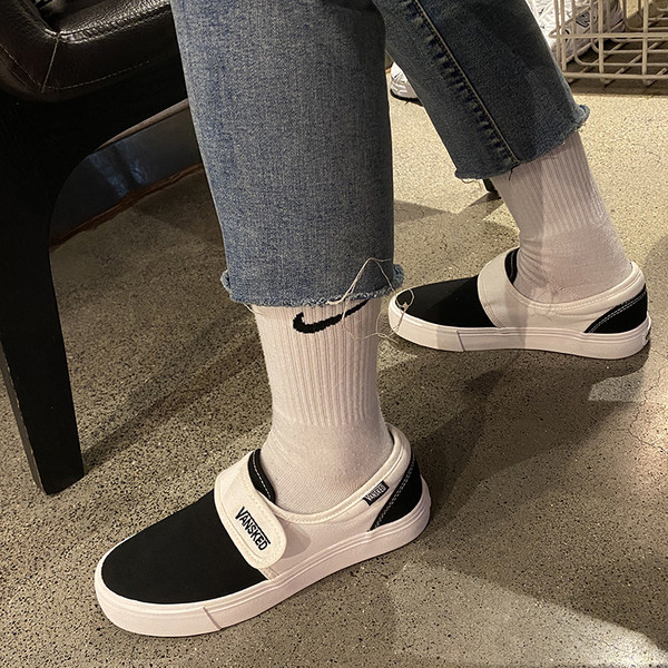 Kleebisega meeste lõuendist tossud