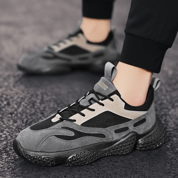 Új férfi tornacipő modell durva talppal és öko velúrral