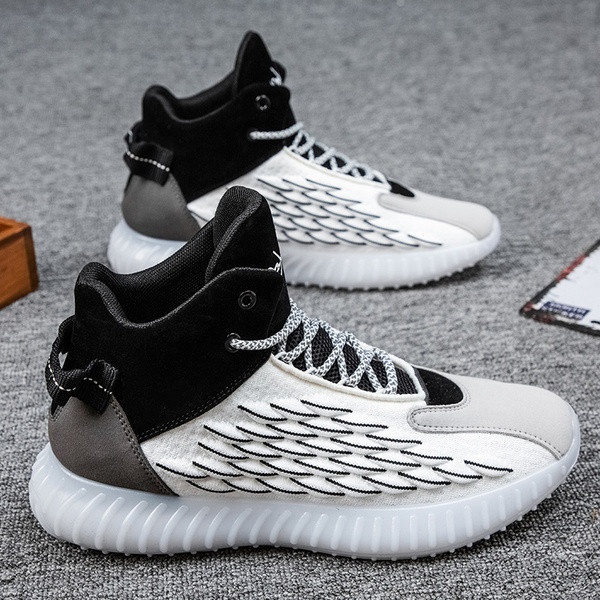 Textilből készült férfi sportcipő lapos talppal és fűzővel