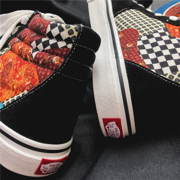 Színes mintázatú, lezser férfi tornacipő textilből