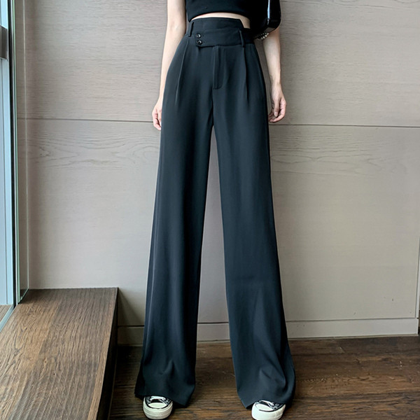 Aktualan široki model ženskih dugih hlača