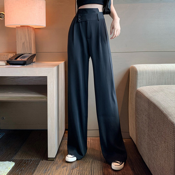 Aktualan široki model ženskih dugih hlača