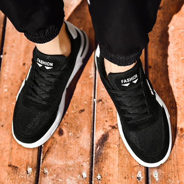 Uus kõrge talla ja kirjaga meeste sporttossude mudel