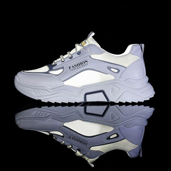 Kõrge talla ja kirjadega meeste nahast tossud