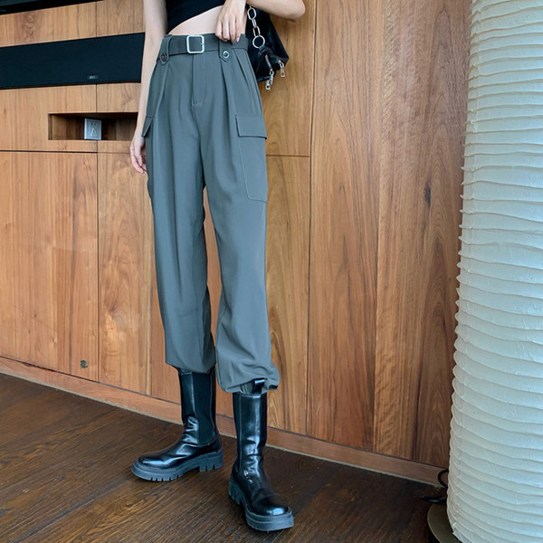 Ženske ležerne hlače s bočnim džepovima i gumbima